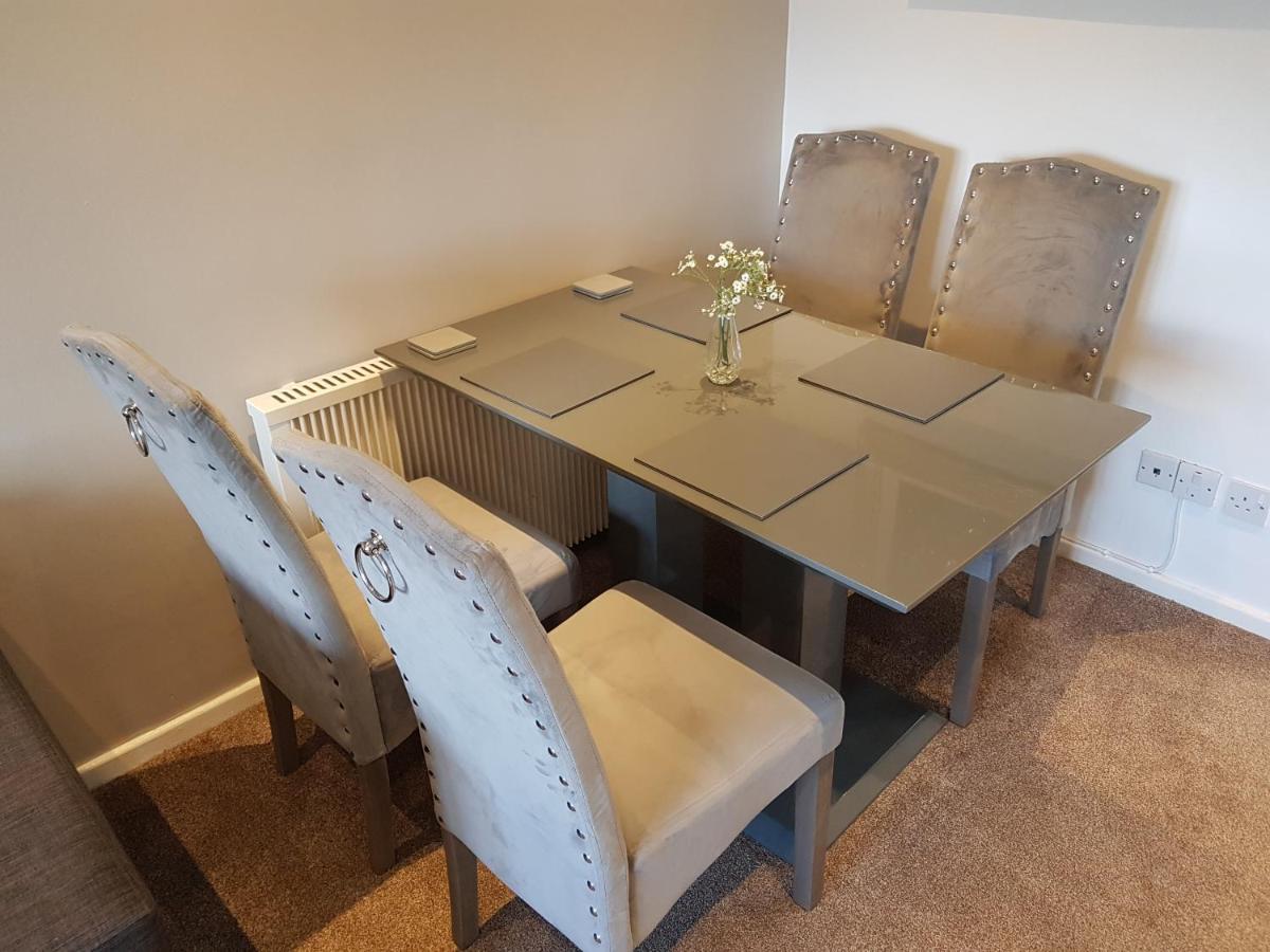Holiday home On Windermere, Lovely For 4 With Parking *