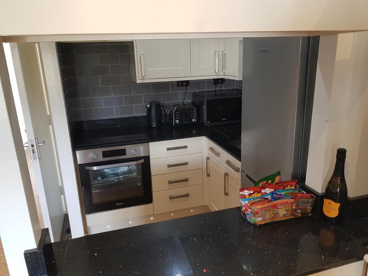 On Windermere, Lovely For 4 With Parking Holiday home